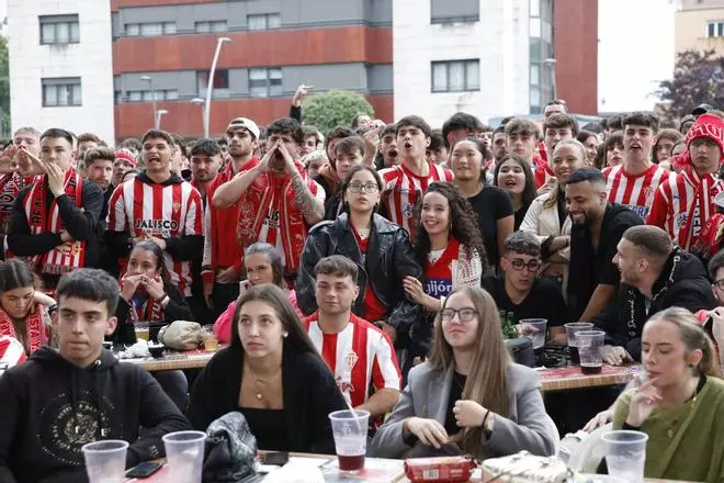 Así ha vivido la afición el duelo del Sporting con el Espanyol desde El Molinón