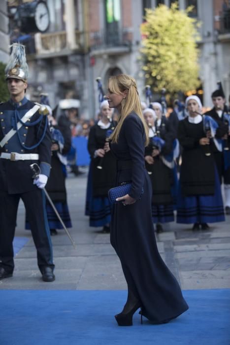 Desfile de los Reyes, personalidades y premiados en la alfombra azul