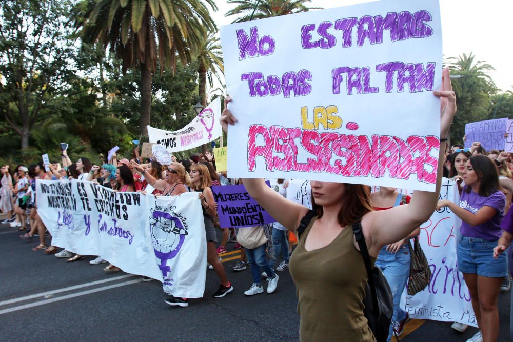 Málaga se echa a la calle contra la puesta en libertad de 'La Manada'