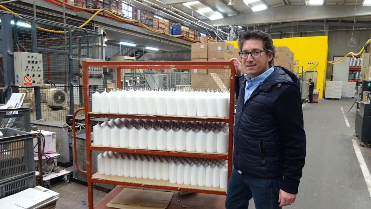 Miquel Roura a les instal·lacions de la fàbrica a Figueres.  | EMPORDÀ