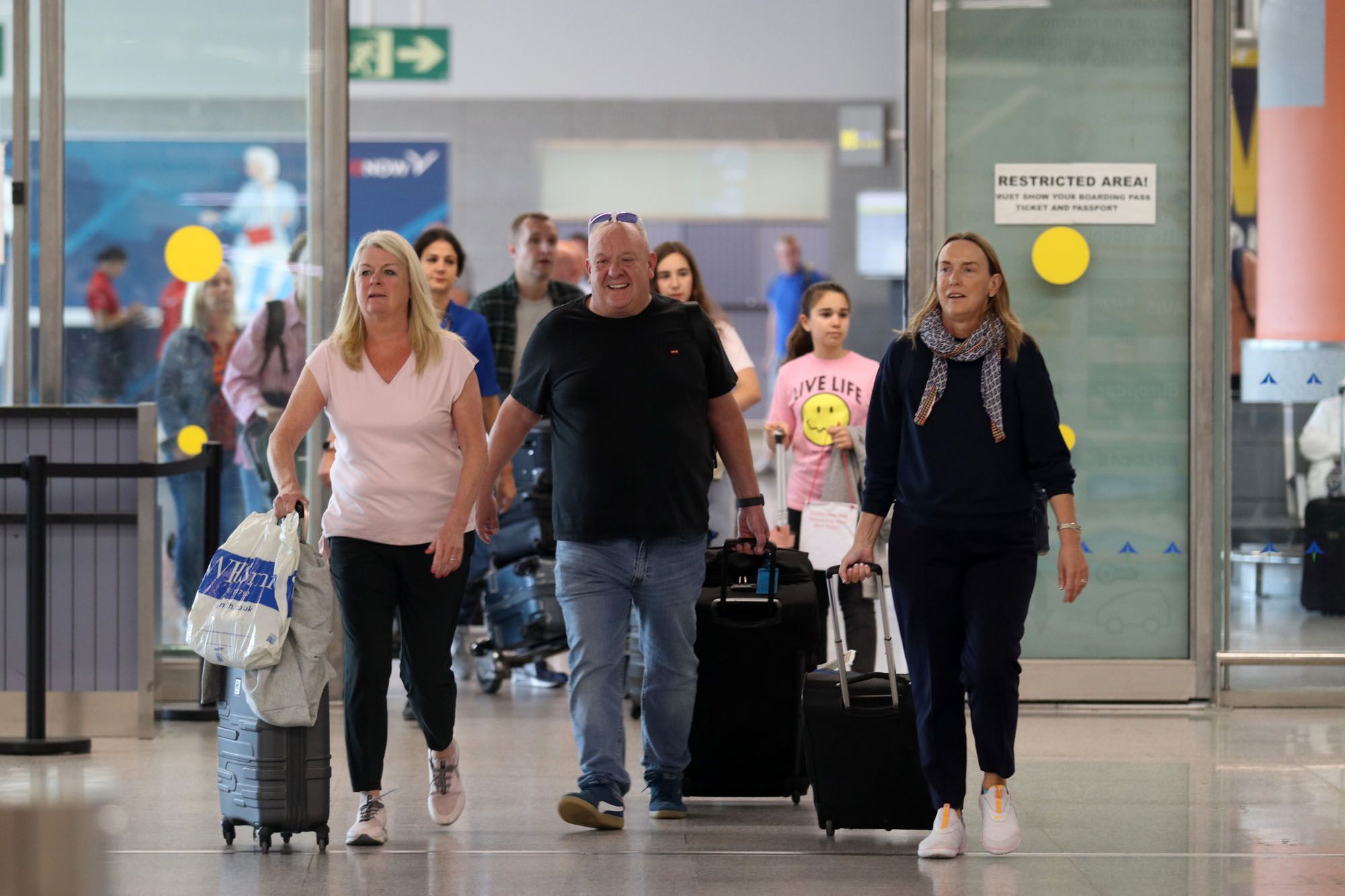 Comienzo de las vacaciones de verano en el aeropuerto de Málaga.