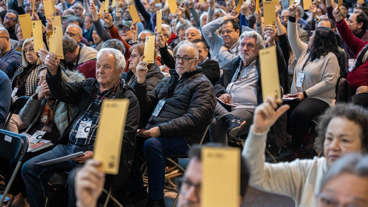 Militantes de ERC en el congreso del partido en Martorell.