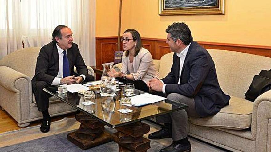 Losada, Vázquez y Rodeiro, ayer en el Puerto.