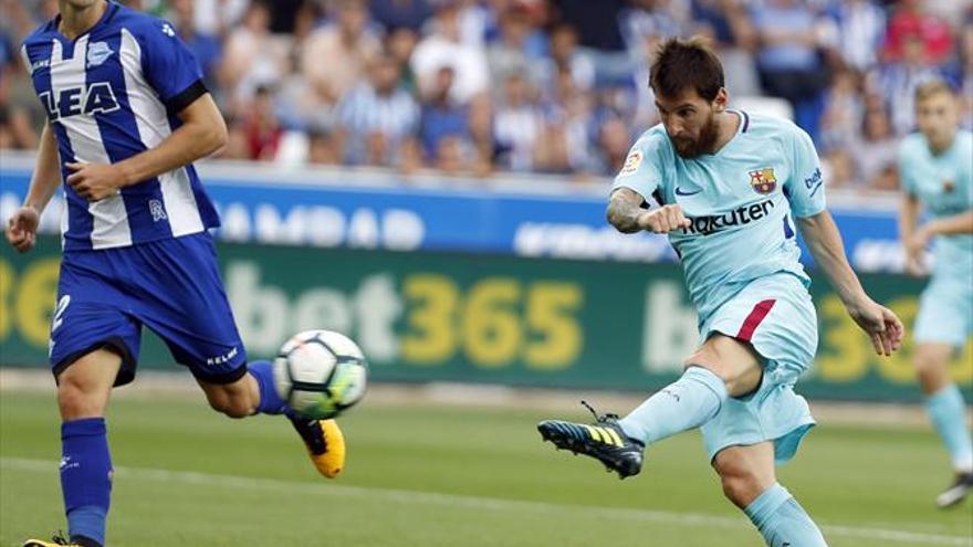 Leo Messi resuelve el duelo en Vitoria y le da los puntos al Barça