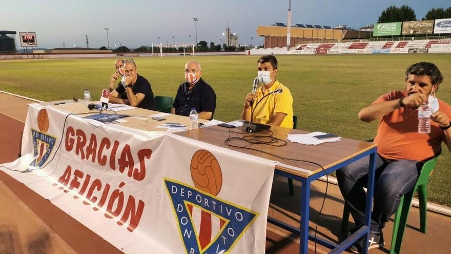 El Don Benito lanza su campaña de abonos marcada por el covid