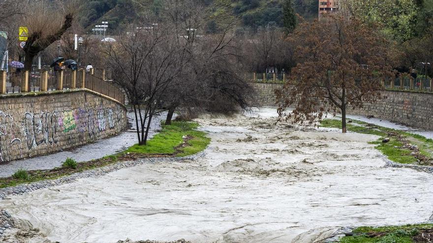 La borrasca Leonardo golpea con fuerza en Andalucía: más de 3.000 desalojados, zonas inundadas y carreteras cortadas