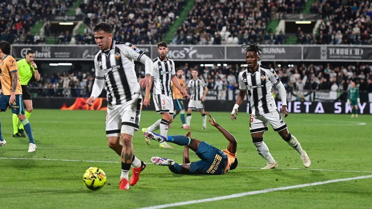 Galería | Búscate en el ambientazo del Castellón-Racing