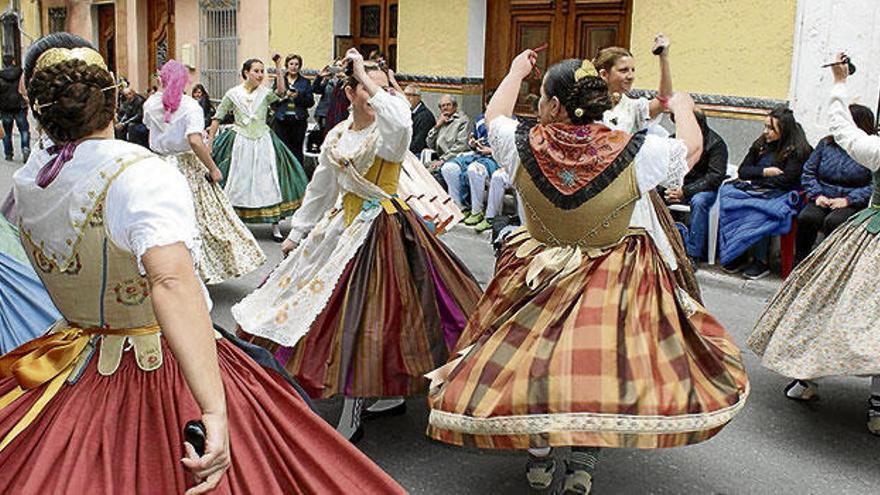 La tradición inunda las calles del Poble Nou de Benitatxell durante las últimas semanas de julio. 