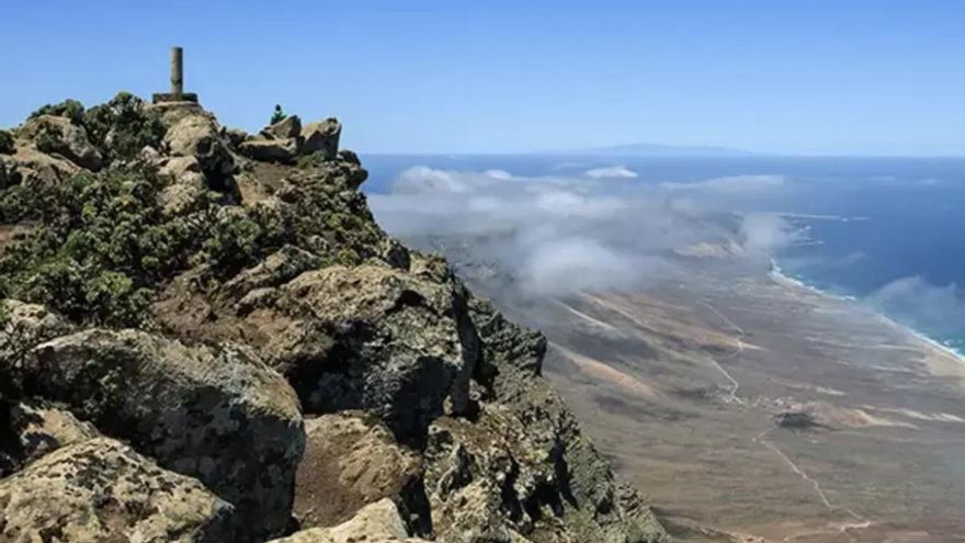 Comienza el vallado del Pico de la Zarza, el más alto de Fuerteventura