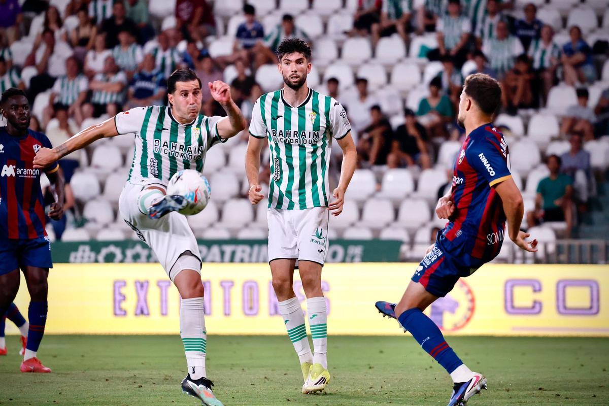 Córdoba CF-Huesca | Las imágenes del partido de LaLiga Hypermotion
