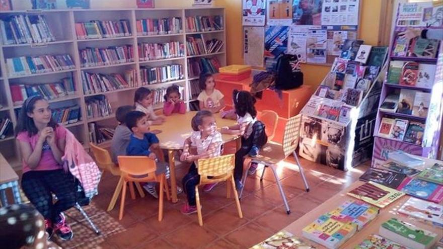 Colegio, biblioteca y escuela infantil estrenan equipamientos escolares