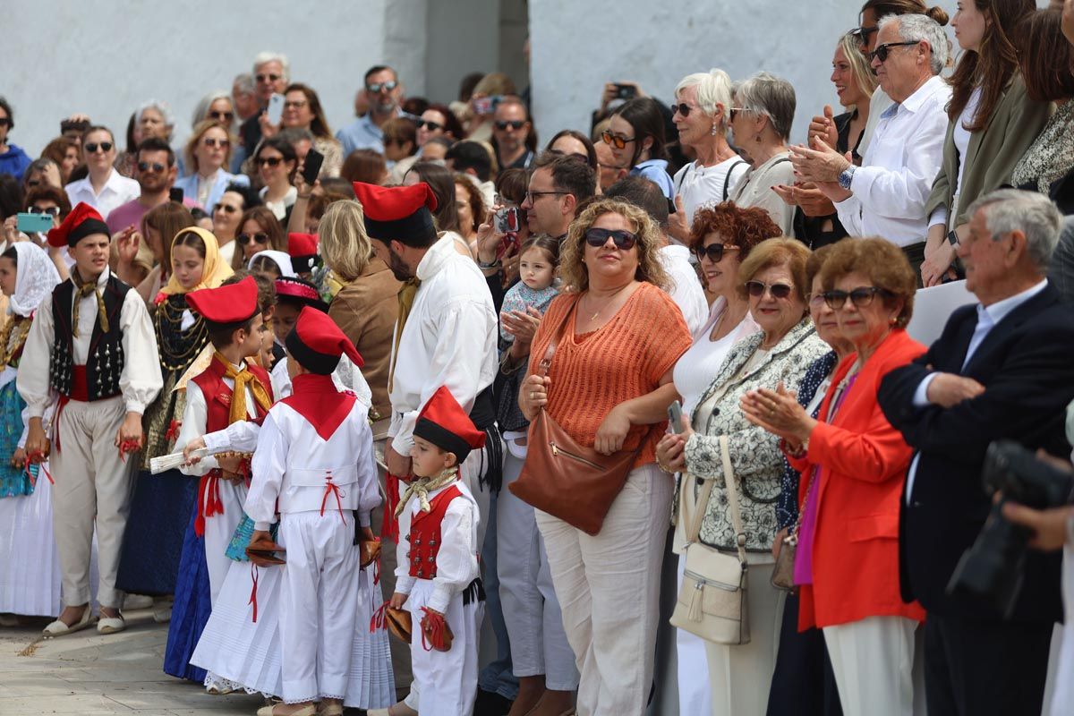 Todas las imágenes de 'Anar a maig' en Santa Eulària