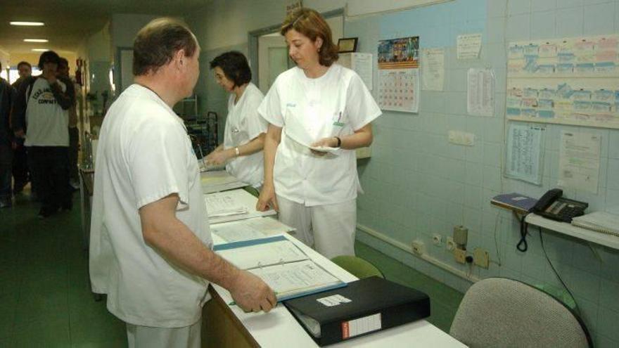Enfermeros españoles: entre el paro y el empleo precario o emigrar