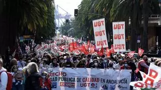'Recuperar la sanidad para mantener la salud': la manifestación contra el "desastre" sanitario en Málaga
