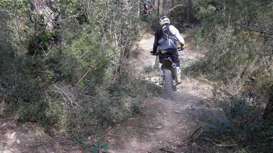 Els Agents Rurals denuncien motoristes per anar per vials prohibits a Terrades