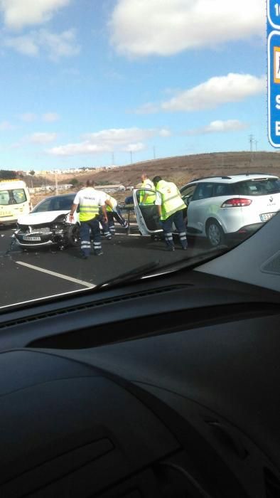 Accidente en la GC-1 en la salida a San Fernando