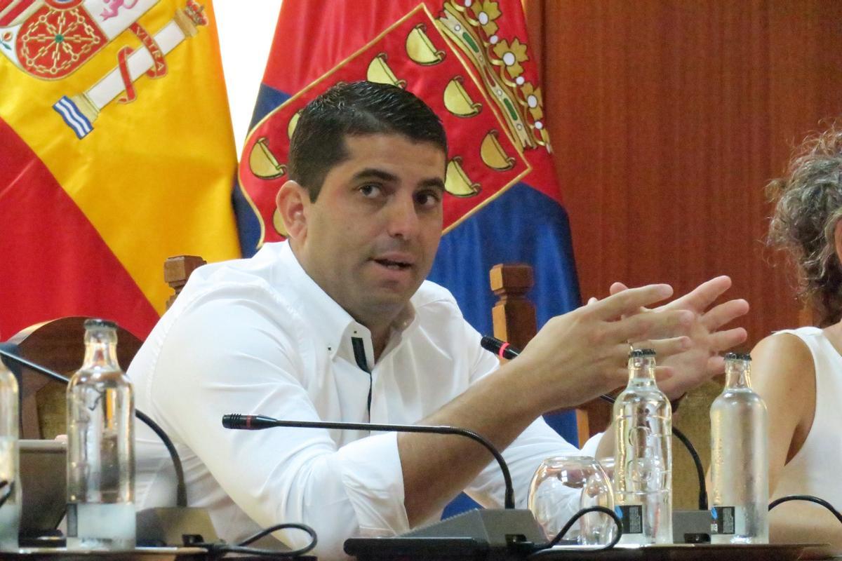 El consejero socialista Benjamín Perdomo ,en la oposición en el Cabildo de Lanzarote