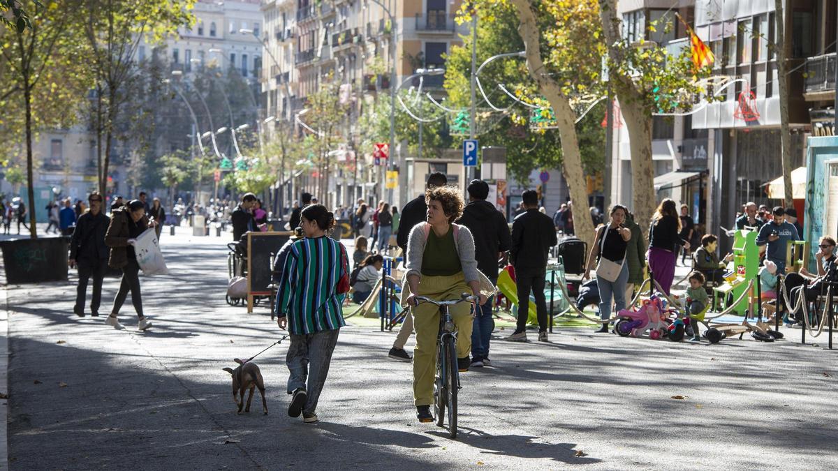 La Ronda de Sant Antoni objeto de debate por plataformas de vecinos ante la nueva reforma propuesta por el Consistorio.