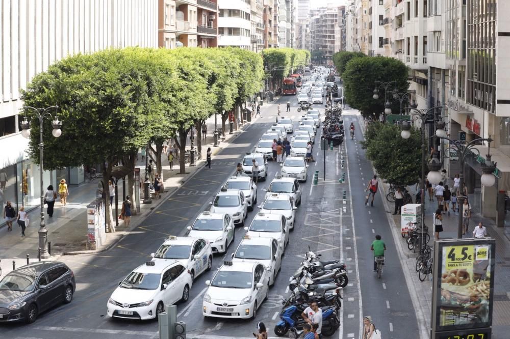 Huelga de taxistas en València