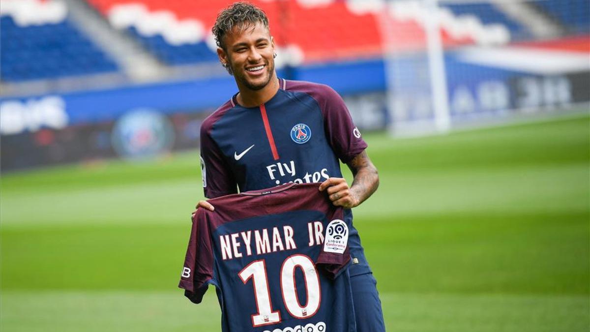Neymar fichó por el PSG a cambio de 222 millones de euros
