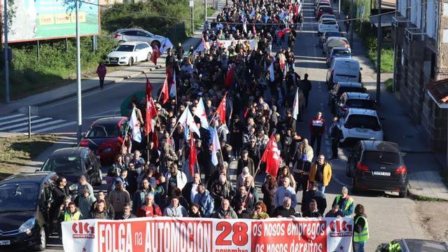Manifestación en Vigo ayer por la huelga de la CIG en la automoción. | Pablo Gamarra