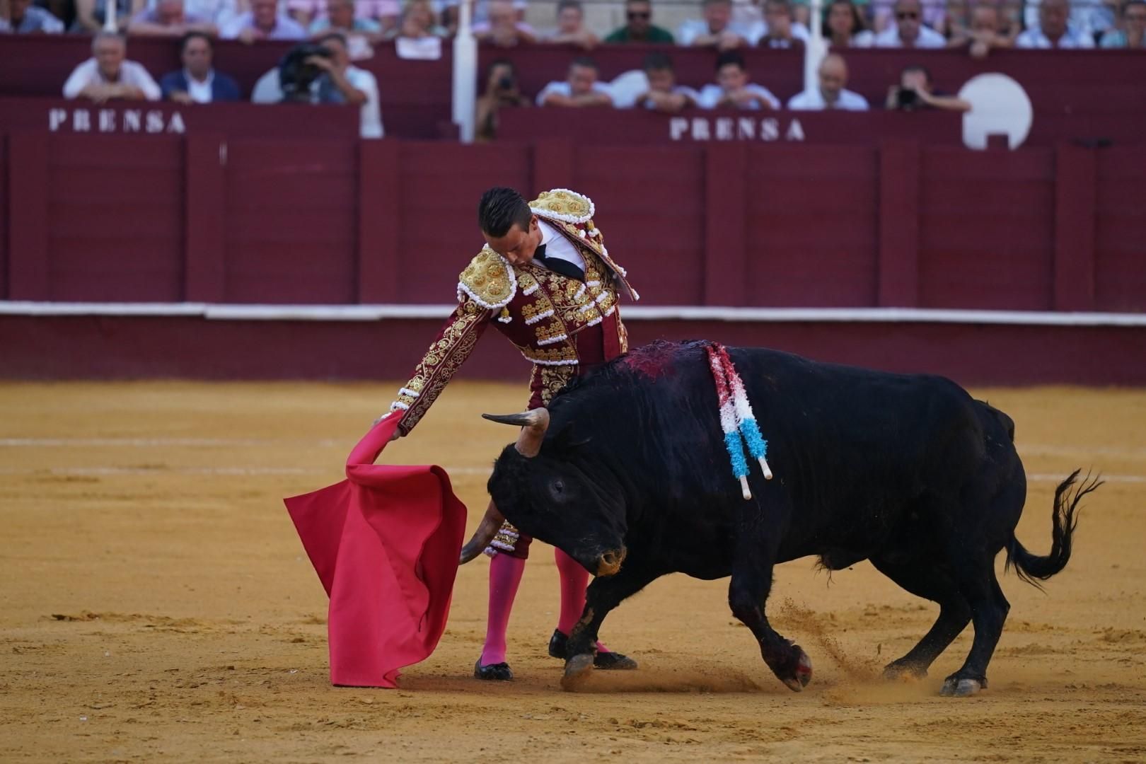 Toros en la Feria I Sexta corrida de abono y puerta grande de Roca Rey