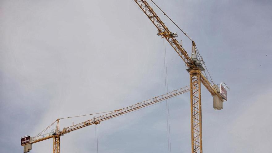 La vivienda rompe la barrera de esfuerzo razonable mientras el Banco de España plantea límites a las hipotecas