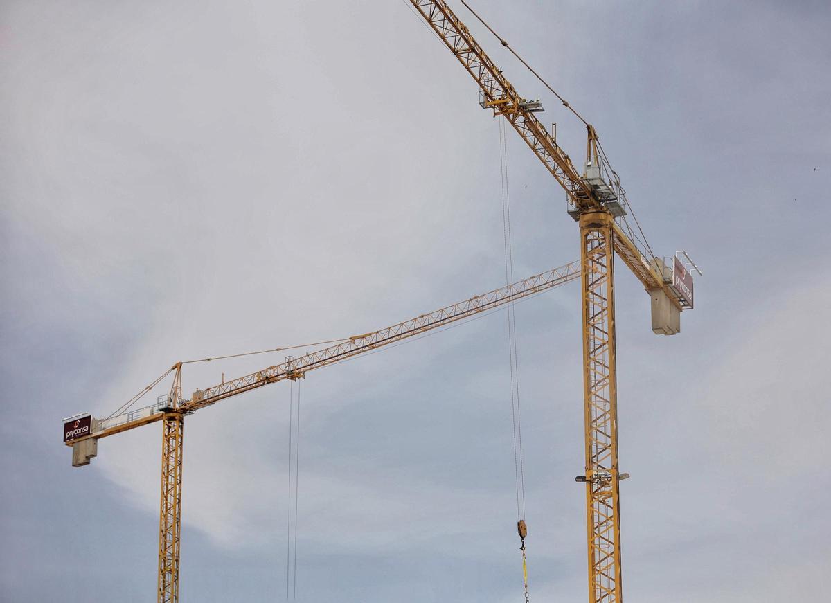 L’habitatge trenca la barrera d’esforç màxim mentre el Banc d’Espanya planteja límits a les hipoteques