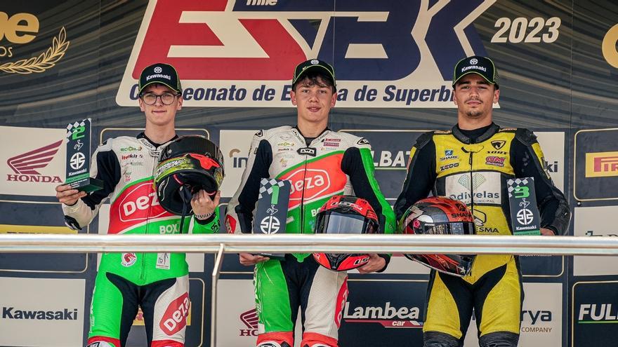 El Deza Box 77 sube al podio en el estreno del Campeonato de España de Superbikes