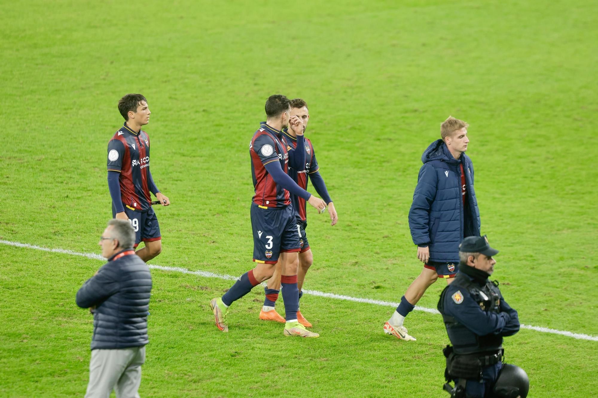 Partido de Copa del REy entre el Levante UD y el SD Amorebieta en imágenes