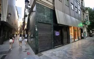 Las principales arterias comerciales del centro de Murcia se quedan sin tiendas