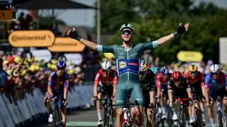 Pogacar se toma un día de vacaciones en el Tour