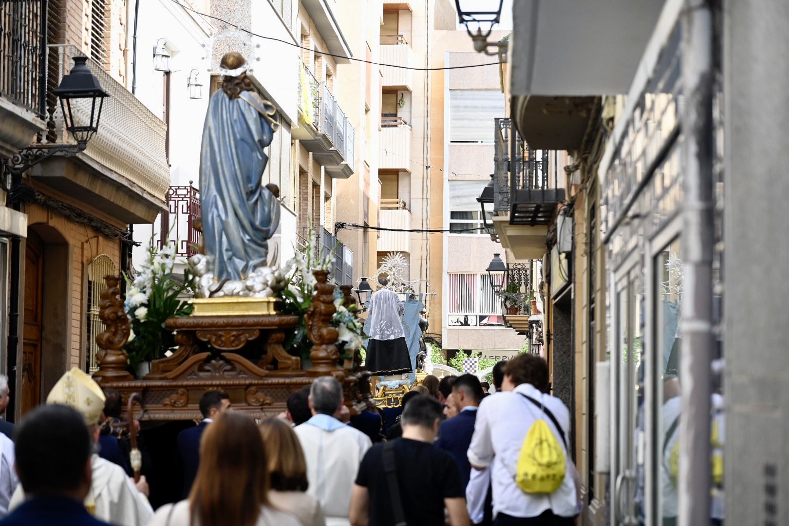 Búscate en las fotos de la misa y procesión de Els Lluïsos de Vila-real