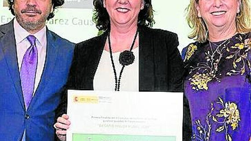 Cristina Rodríguez con el diploma.