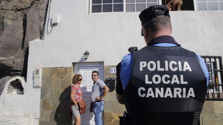 Policía Local de Güímar en el barrio de Santa Lucía.