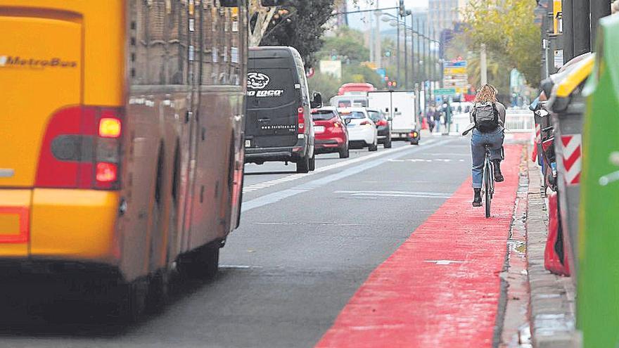 CC OO-EMT constata que el carril bici de Fernando el Católico es «muy peligroso»