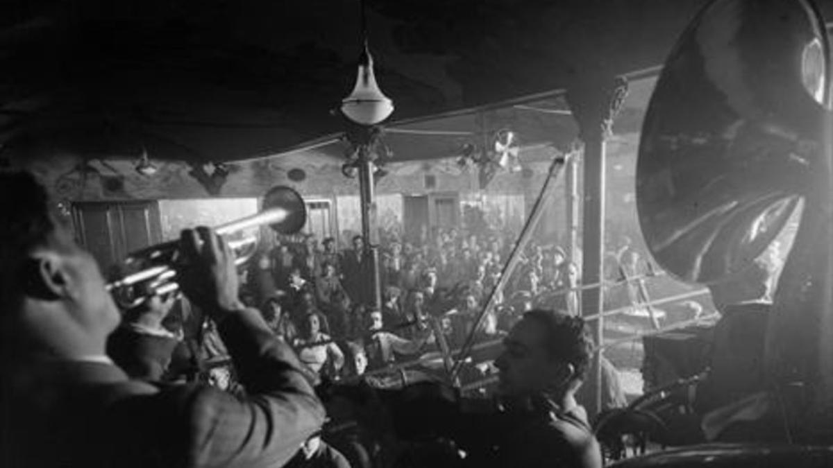 El 'dancing club' La Criolla visto desde la glorieta de los músicos, habitualmente orquestas de jazz y de tango.