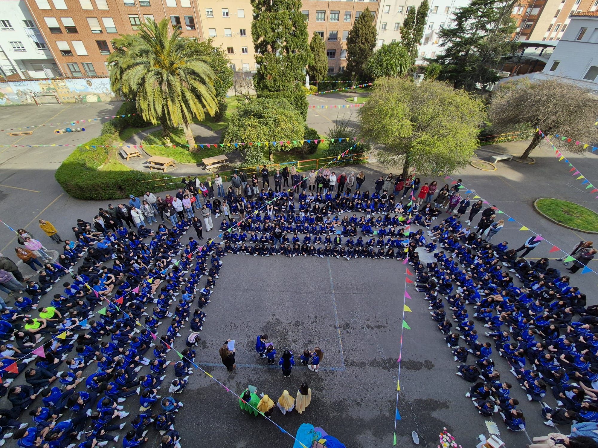 Fiesta colegial en el Patronato por San José (en imágenes)