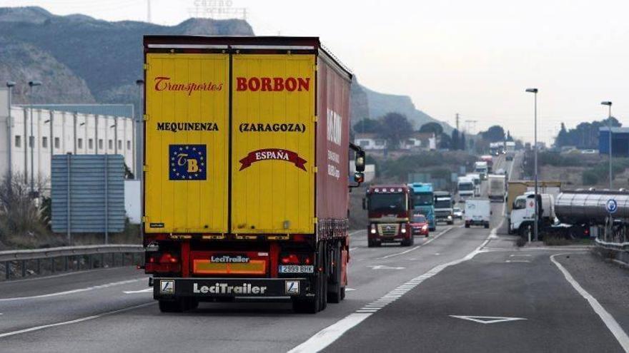 Cuatro camiones involucrados en dos accidentes hoy en Zaragoza