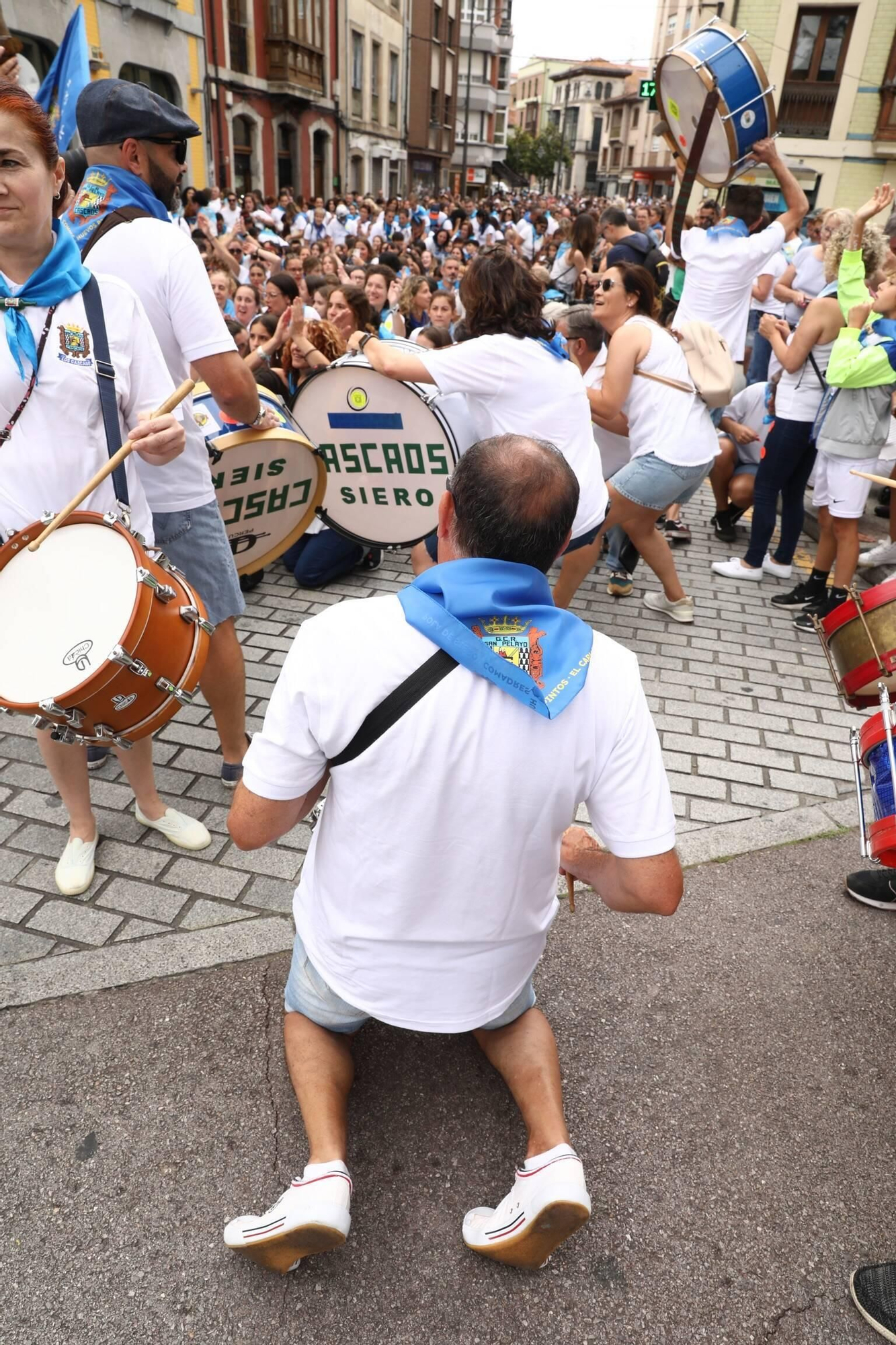 En imágenes: Miles de romeros celebran el Carmín en la Pola