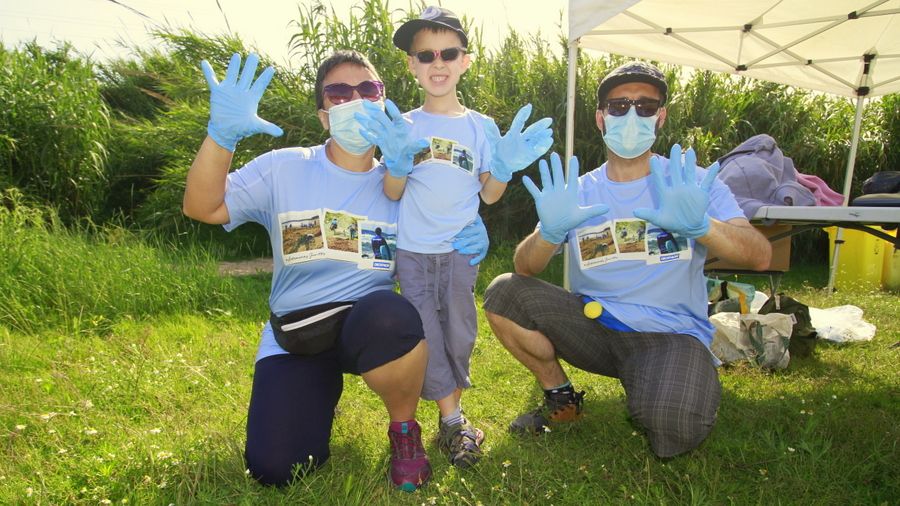 Uns 700 voluntaris recullen més d'una tona de residus a Blanes