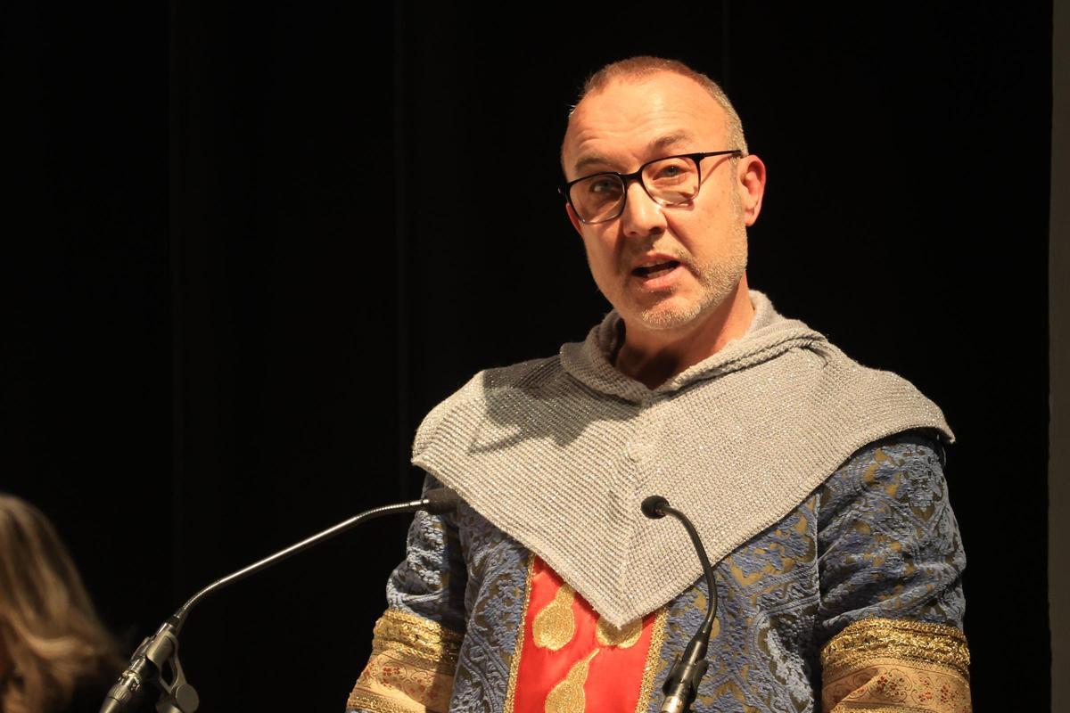 Na Violant d'Hongria: sueño medieval para Victoria Arcos en el 75º aniversario de la Germandat