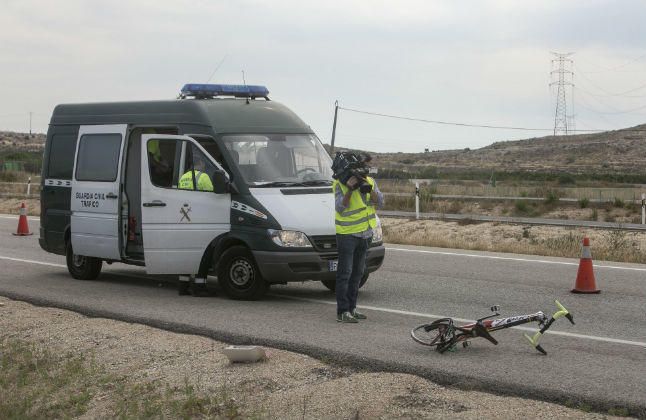 El ciclista ha resultado gravemente herido y los servicios sanitarios han intentado sin éxito mantener con vida a hombre