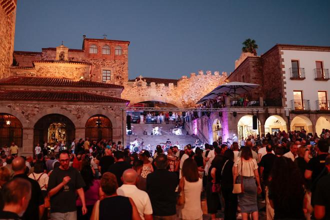 Fotogalería | La primera Noche del Patrimonio de Cáceres, en imágenes