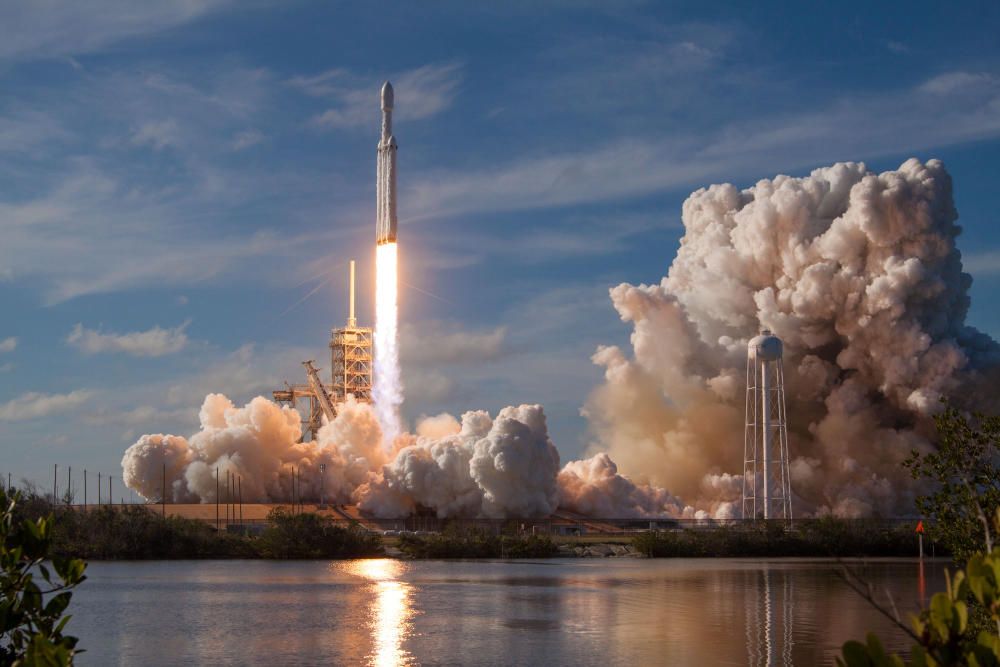 Llançament del coet «Falcon Heavy» d'SpaceX