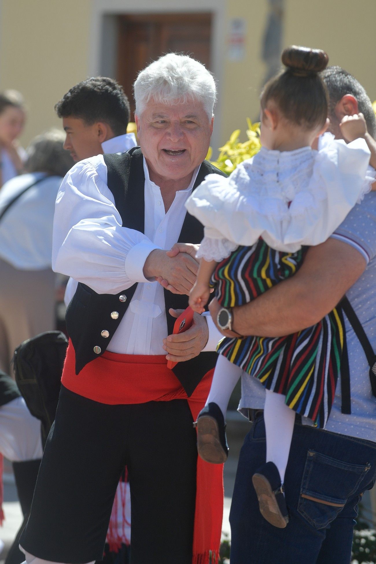 Las chácaras y tambores llenan las calles de Gran Canaria de norte a sur por el Día de Canarias