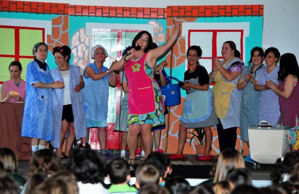 Los niños conocen a Díaz Castro