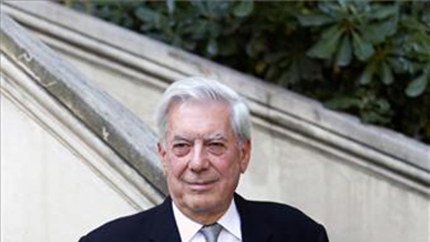 Mario Vargas Llosa, entre los cinco finalistas del premio Dulce Chacón