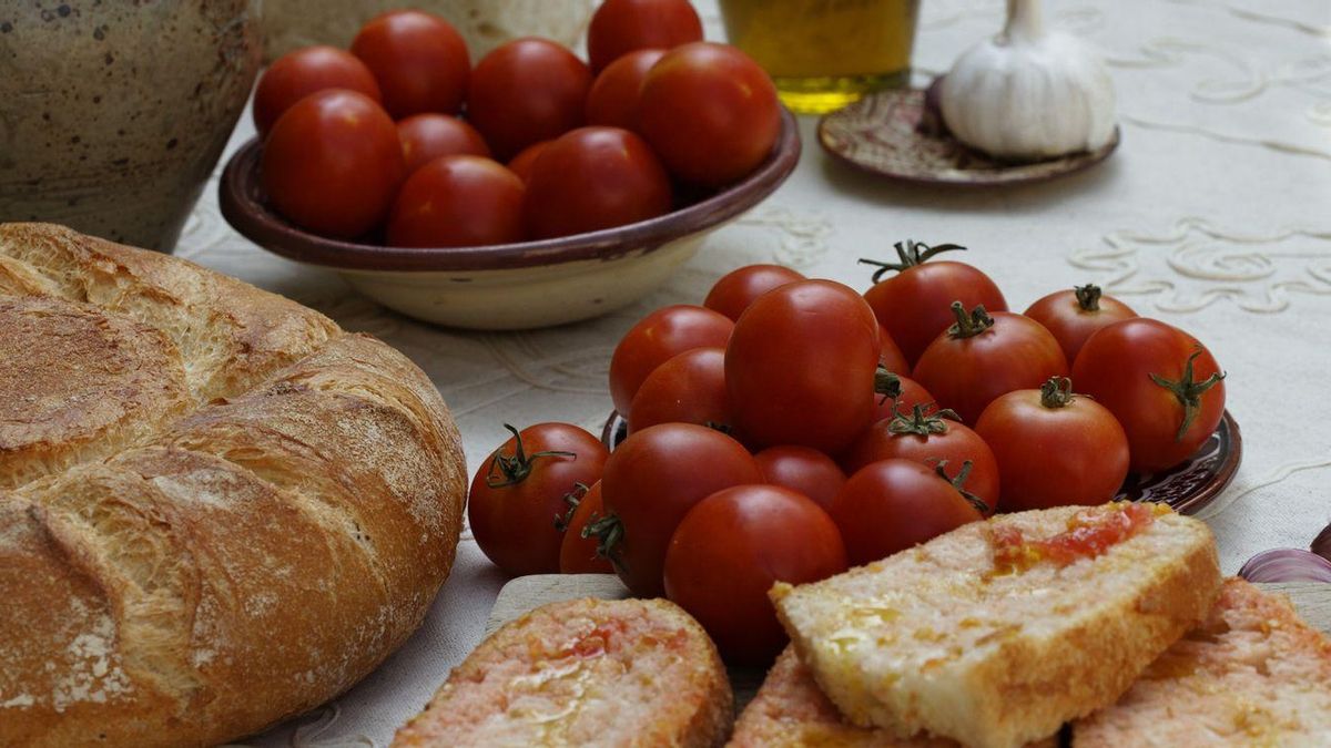 La 'tomata de penjar' ofrece múltiples posibilidades culinarias y gastronómicas.