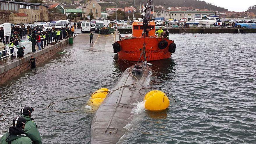 Rescate del narcosubmarino en Aldán.